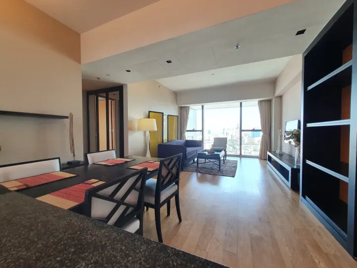 Property photos for The Met