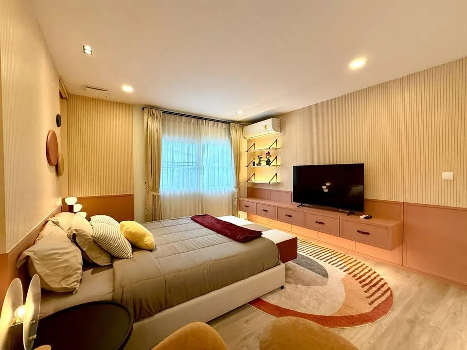 Property photos for Villaggio Srinakarin-bangna