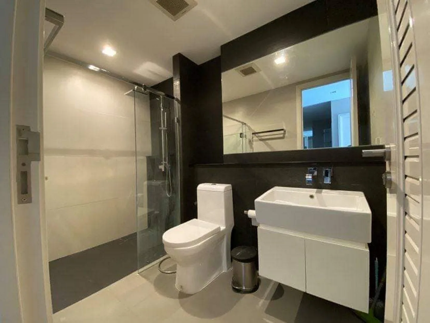 Property photos for The Signature by URBANO
