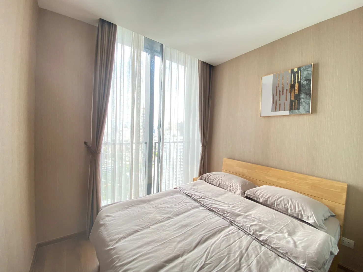 Property photos for Noble BE 33