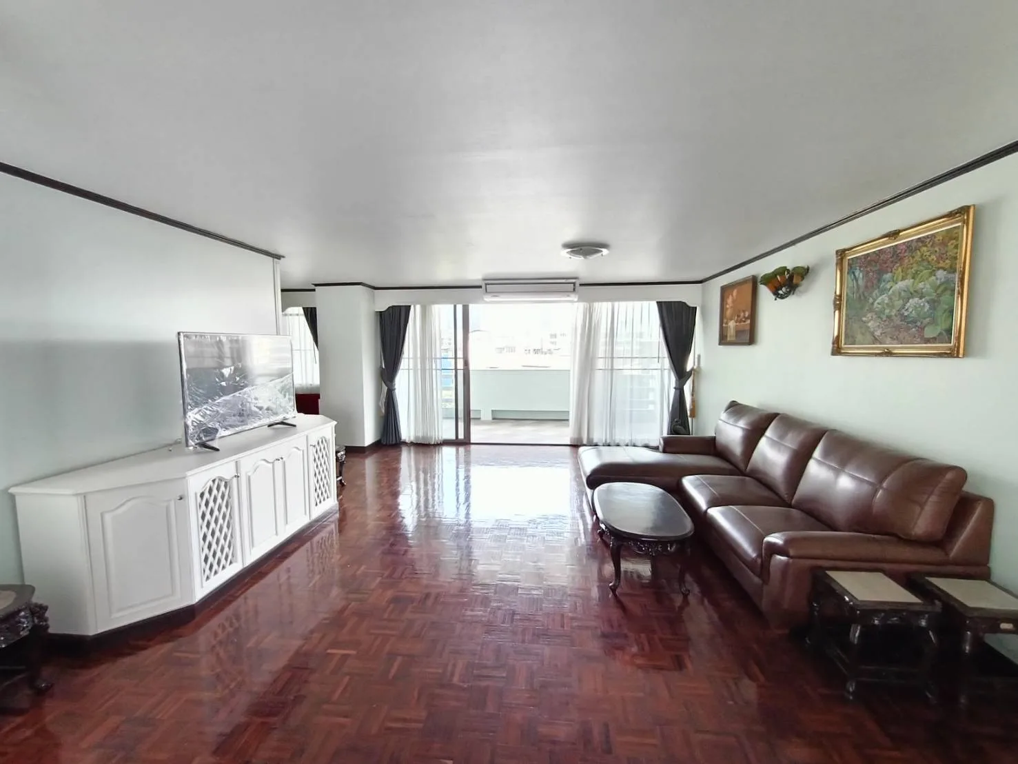Property photos for Tongtip Mansion