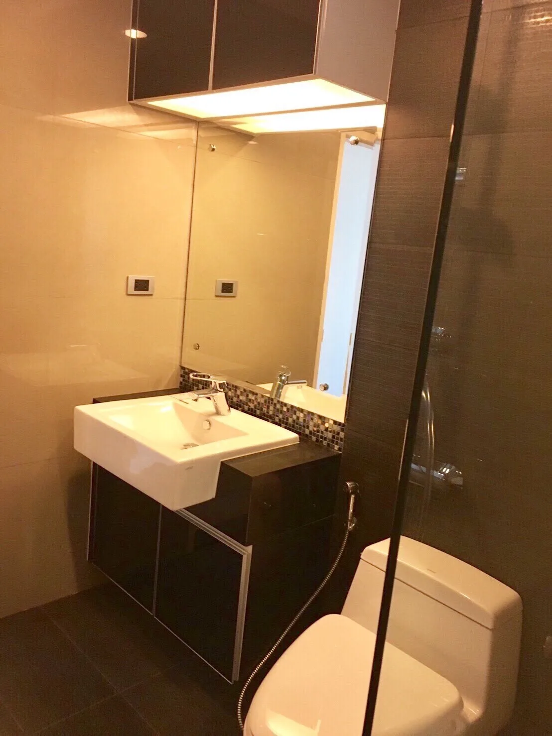 Property photos for The Crest Sukhumvit 34
