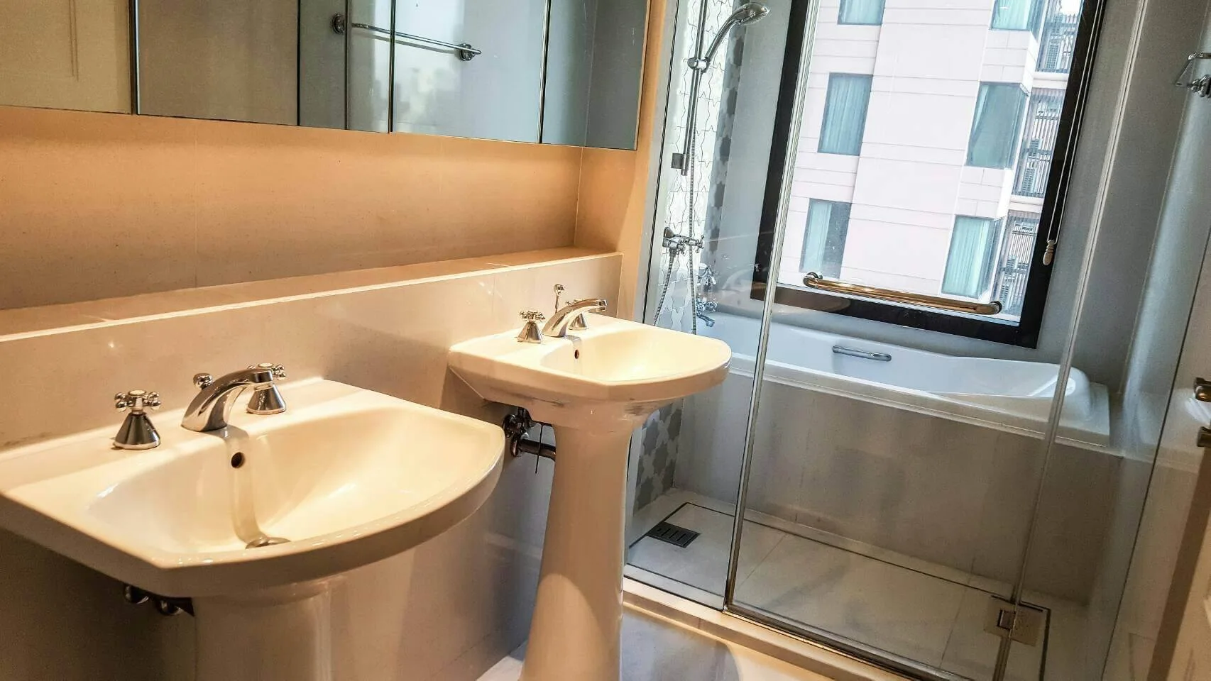 Property photos for Aguston Sukhumvit 22