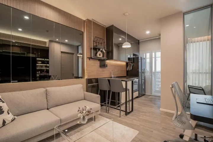 Property photos for The Room Sathorn - St.Louis