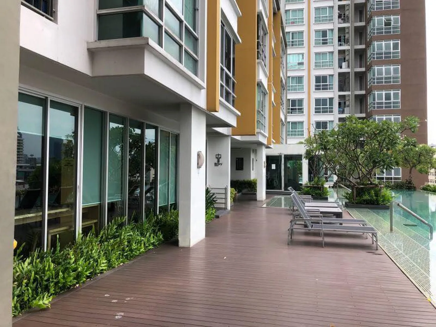Property photos for U Delight @ Huay Kwang Station