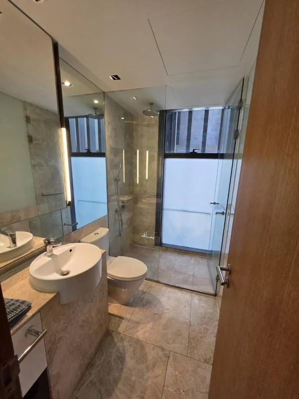 Property photos for The Met