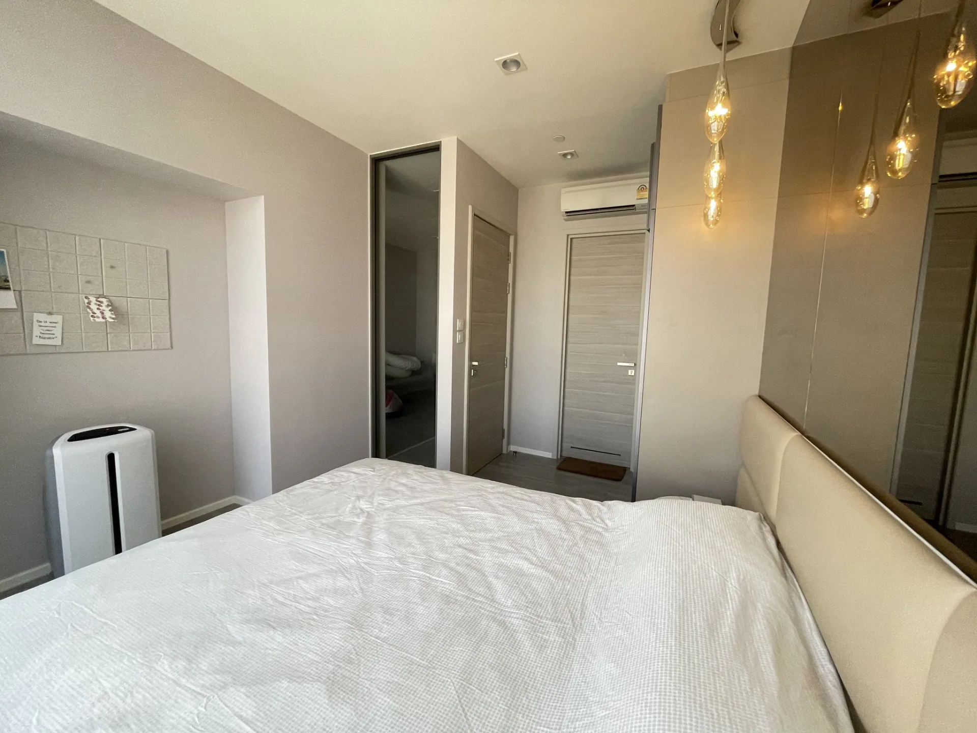 Property photos for The Room Sathorn - St.Louis