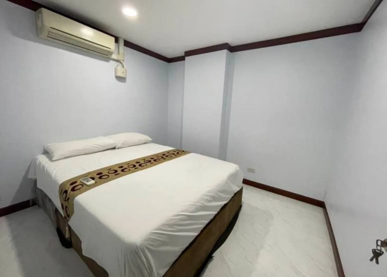 Property photos for 15 Suite