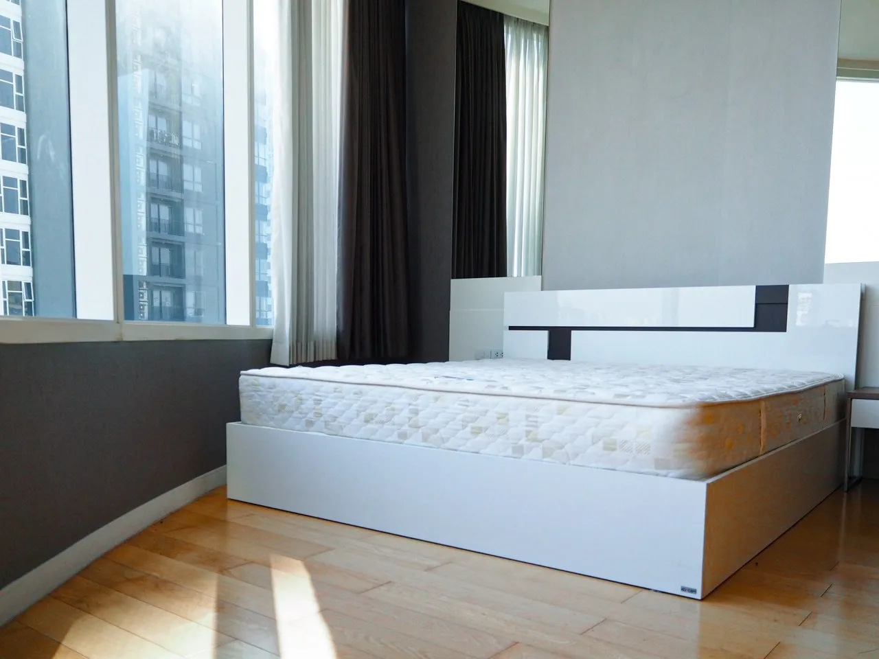 Property photos for Eight Thonglor Residence