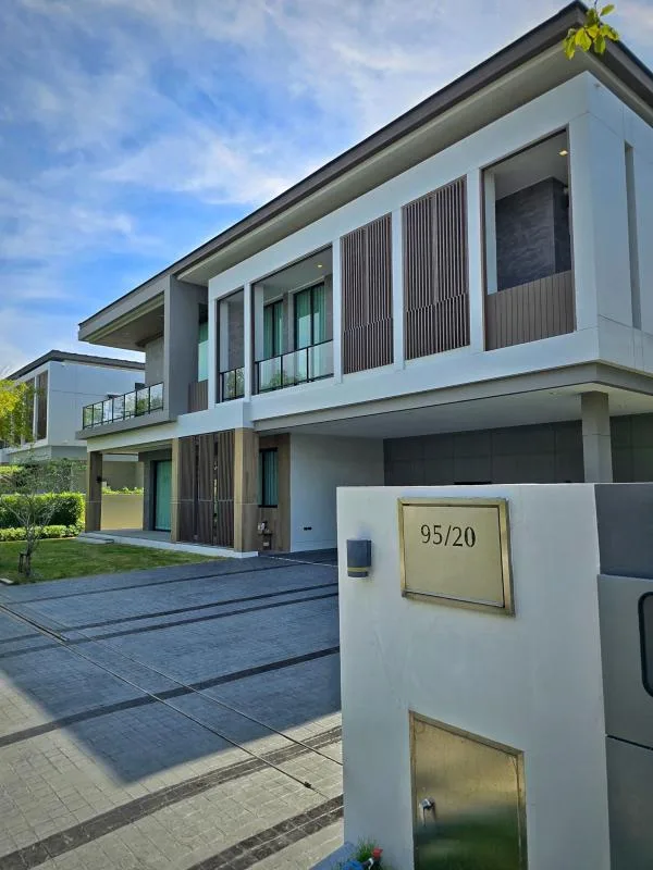 Property photos for Grand Bangkok Boulevard Bangna-onnut