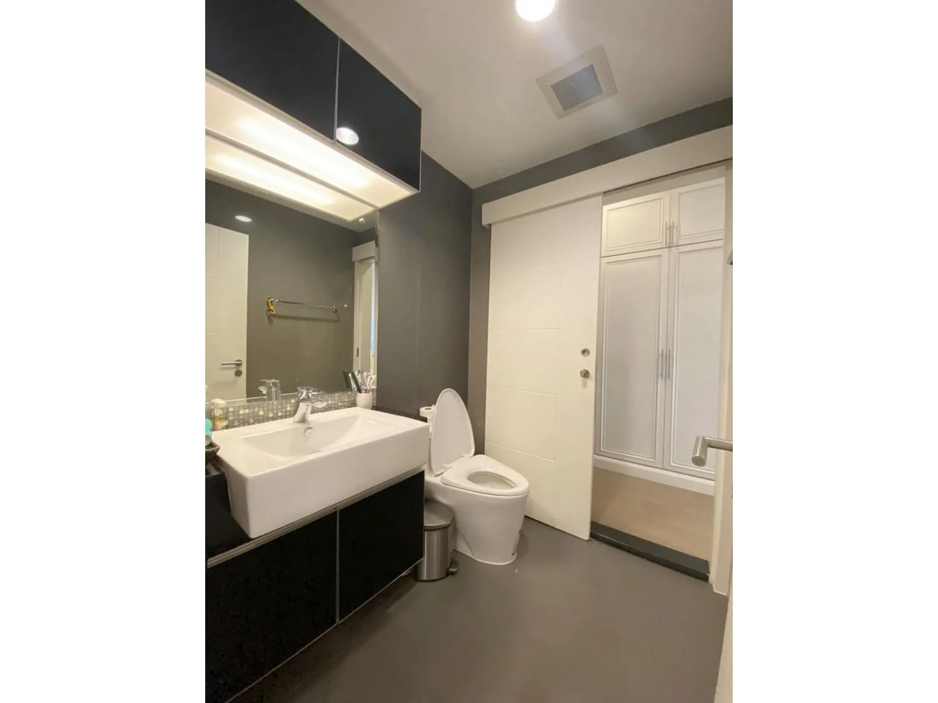 Property photos for The Crest Sukhumvit 34