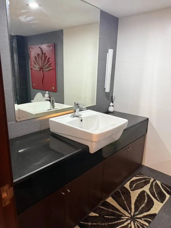 Property photos for State Tower