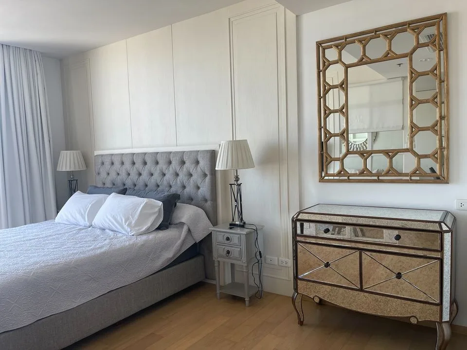 Property photos for Noble ReD