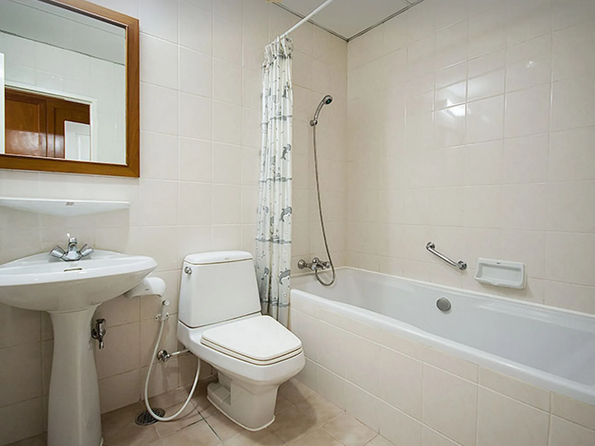 Property photos for Krungthep Thani Tower