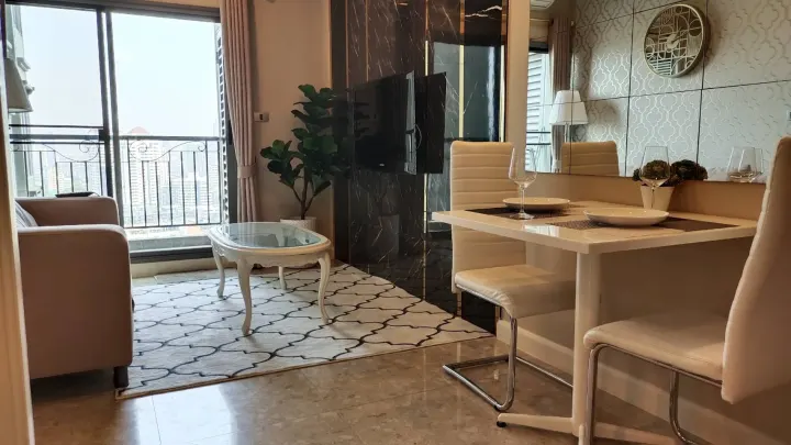 Property photos for The Crest Sukhumvit 34