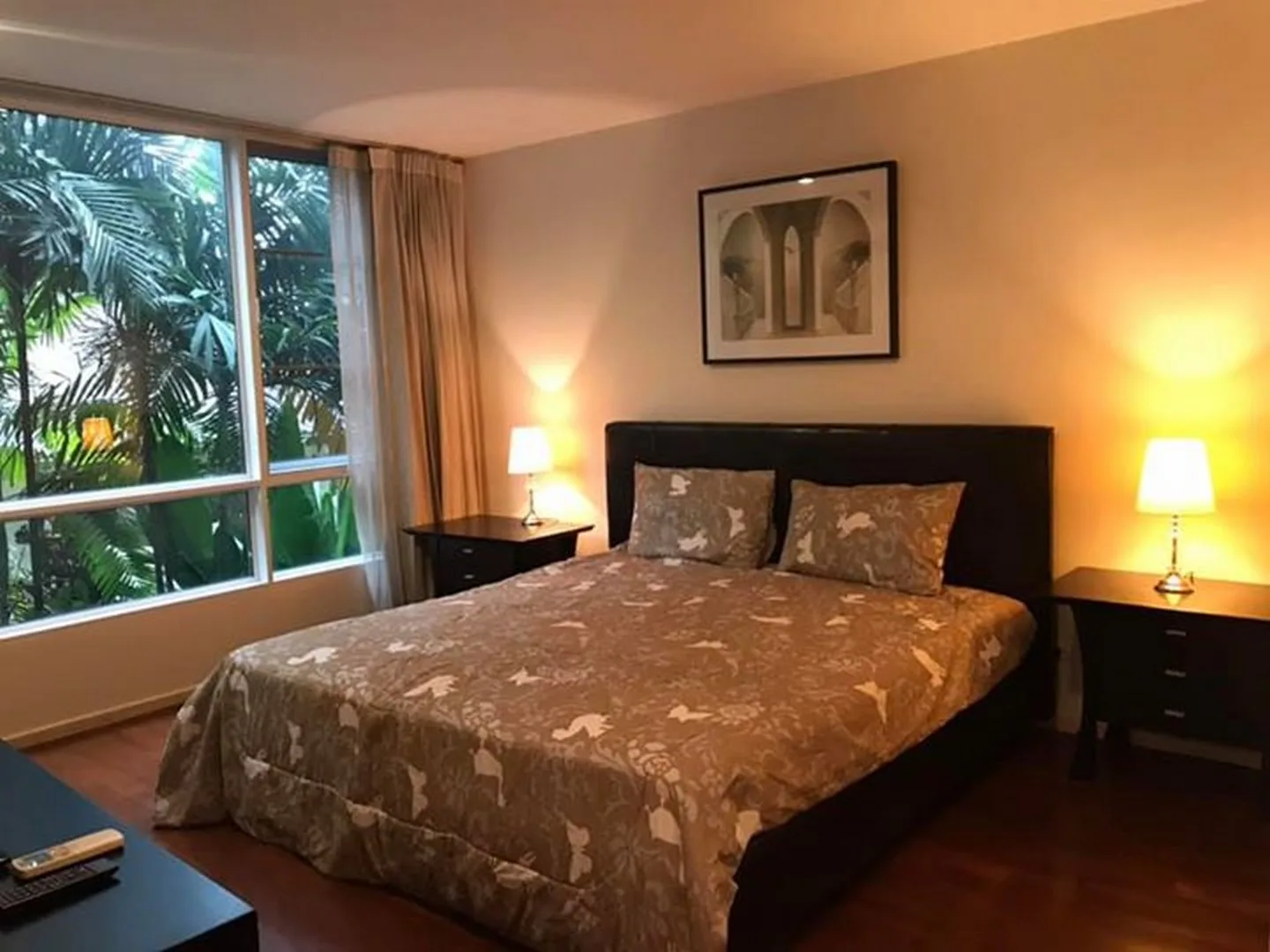Property photos for Siri On 8