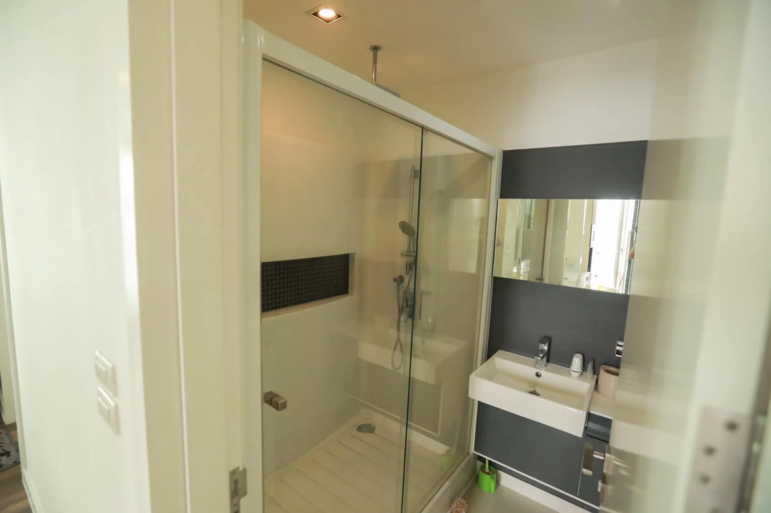 Property photos for The Room Sukhumvit 62