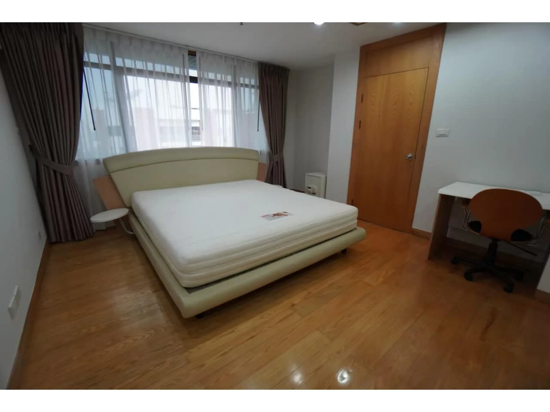 Property photos for The Royal Place 2