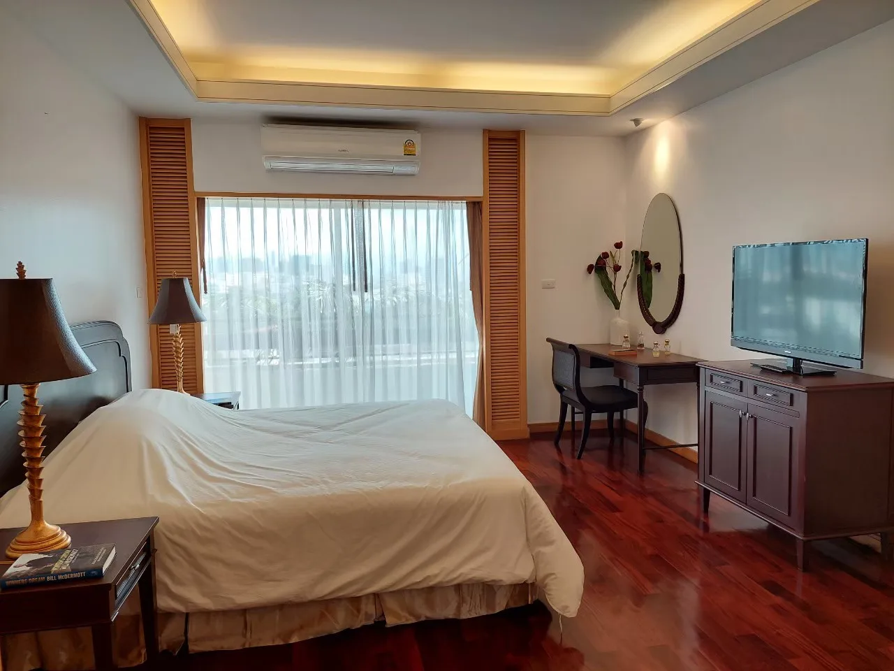 Property photos for Esmeralda Apartments