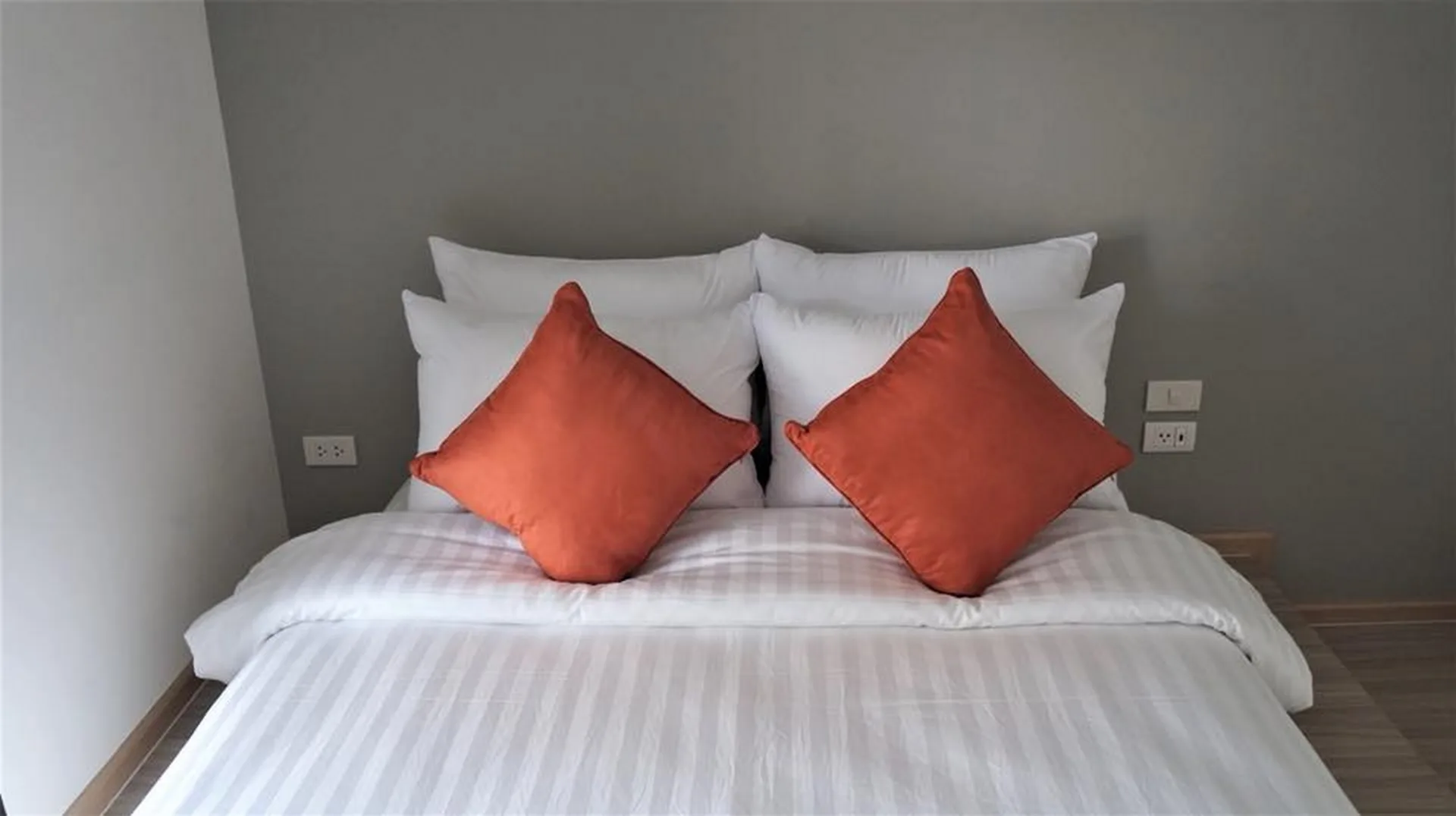 Property photos for Chewathai Residence Asoke