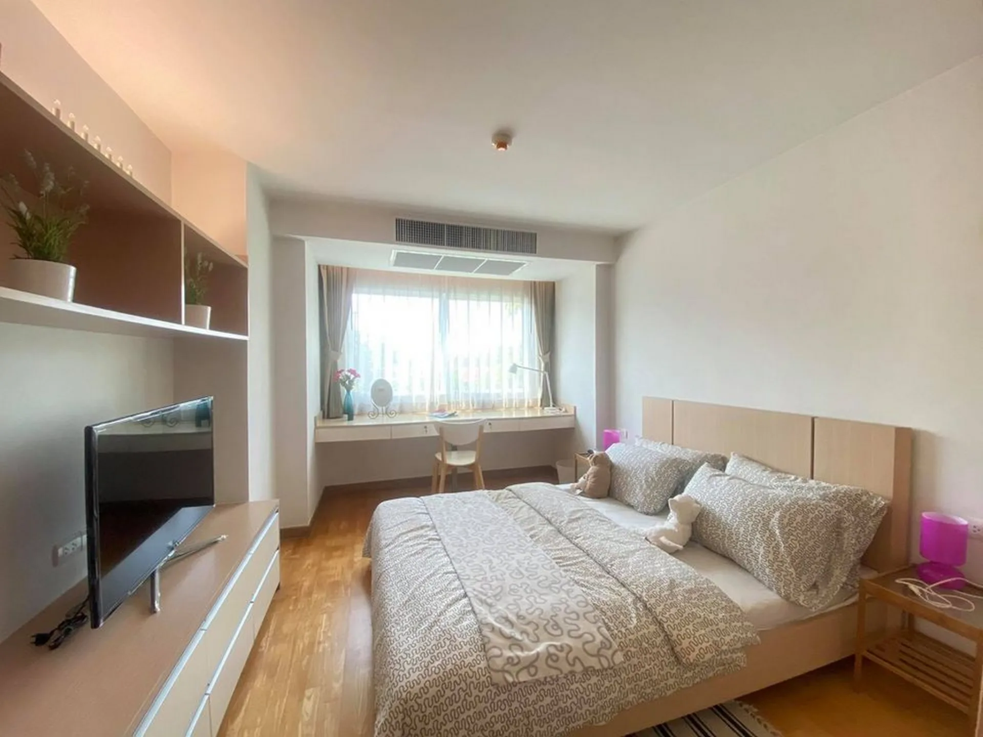 Property photos for Residence 52