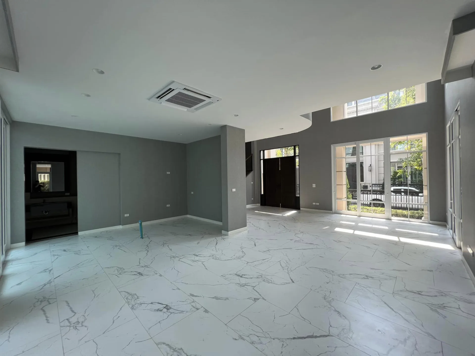 Property photos for Welton University, Rama 3