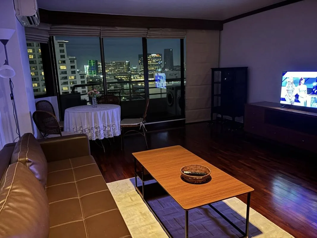 Property photos for Lake Avenue 16