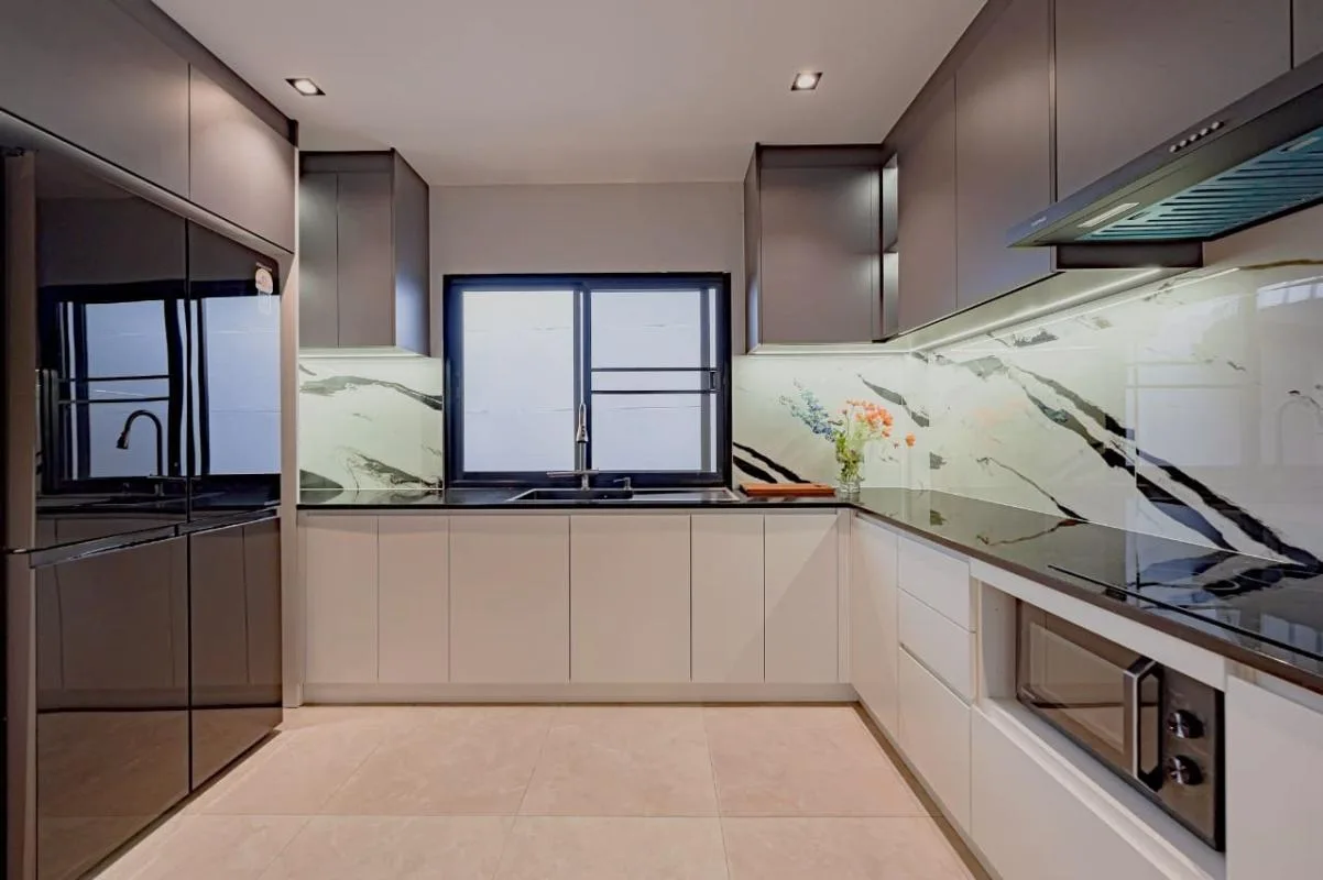 Property photos for Single House Suk. 101