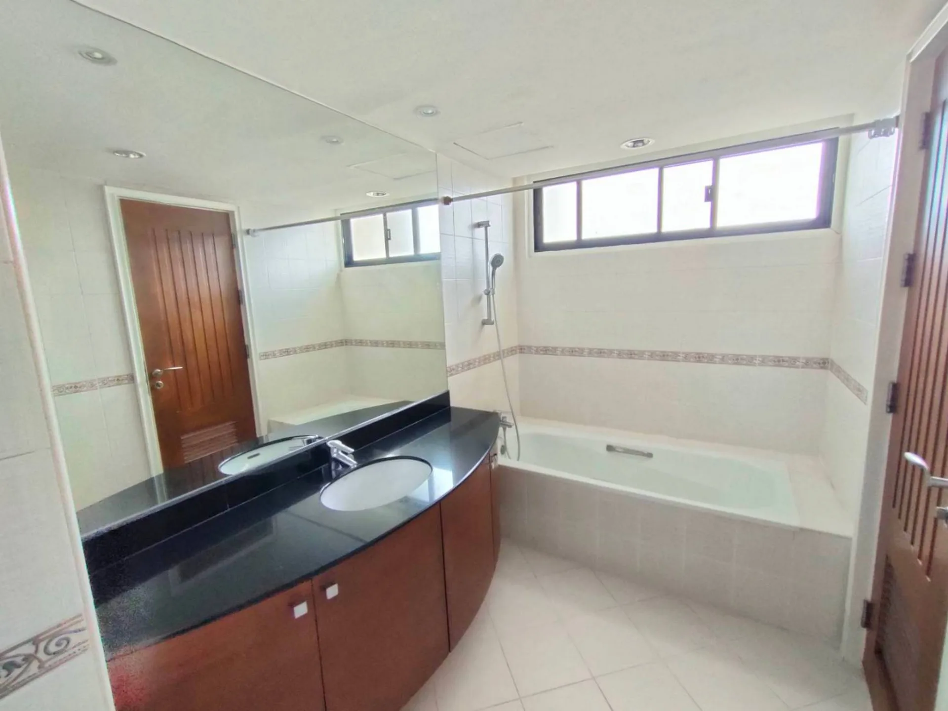 Property photos for Phirom Garden Residence