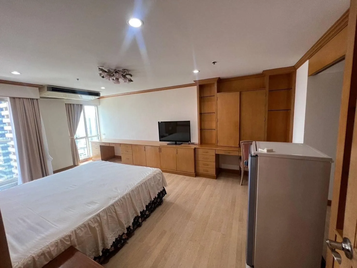 Property photos for Silom Suite