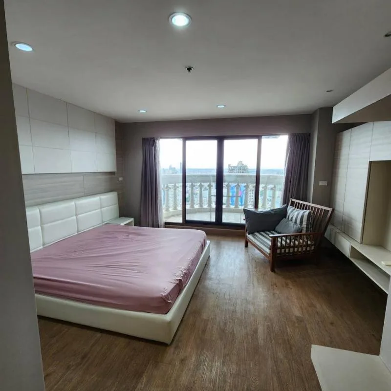 Property photos for State Tower