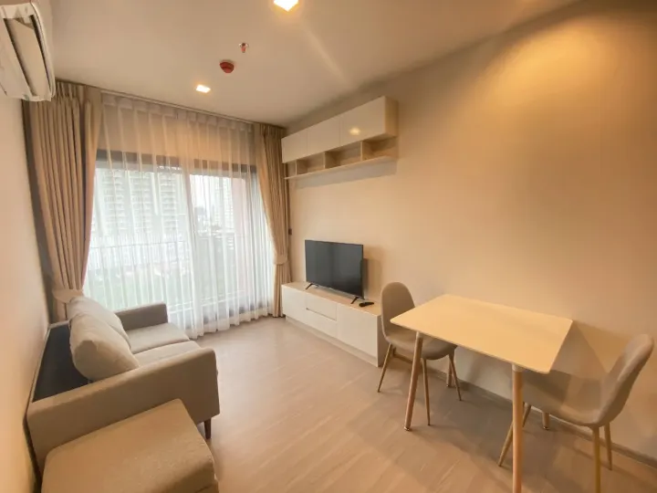 Property photos for Life Asoke Hype