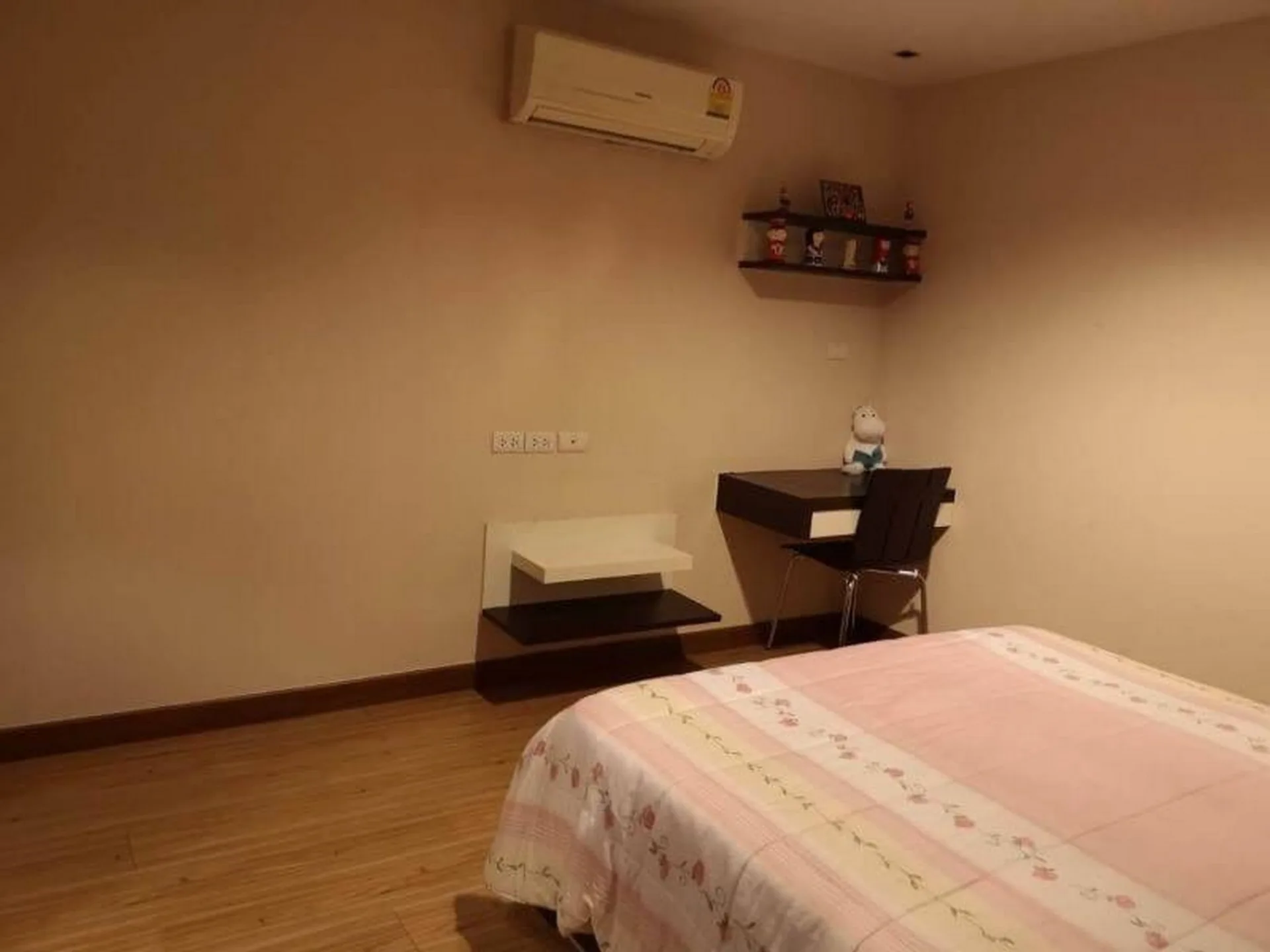 Property photos for J.W. Boulevard Srivara