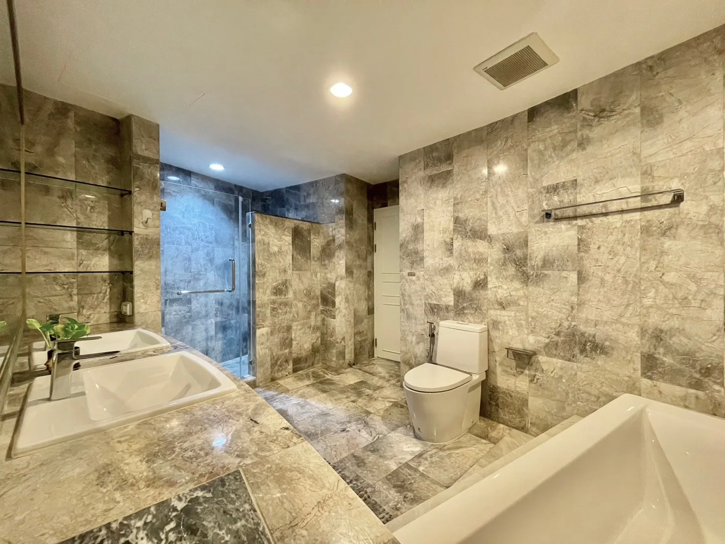 Property photos for Supakarn Condominium