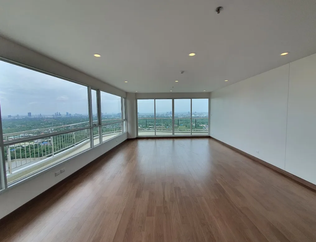 Property photos for Supalai Riva Grande