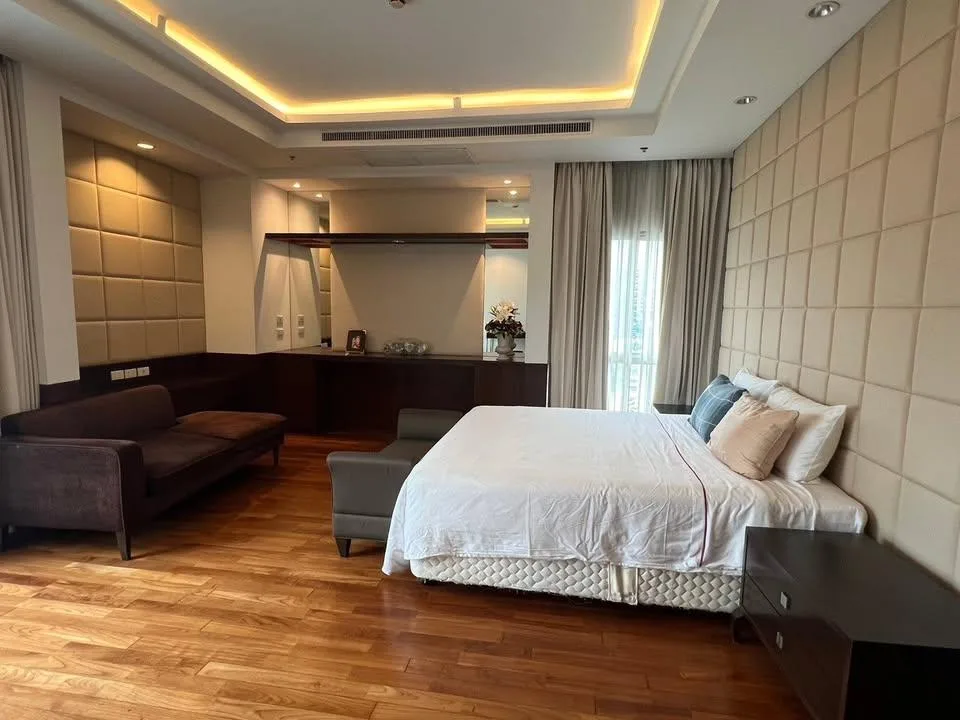Property photos for Royal Residence Park