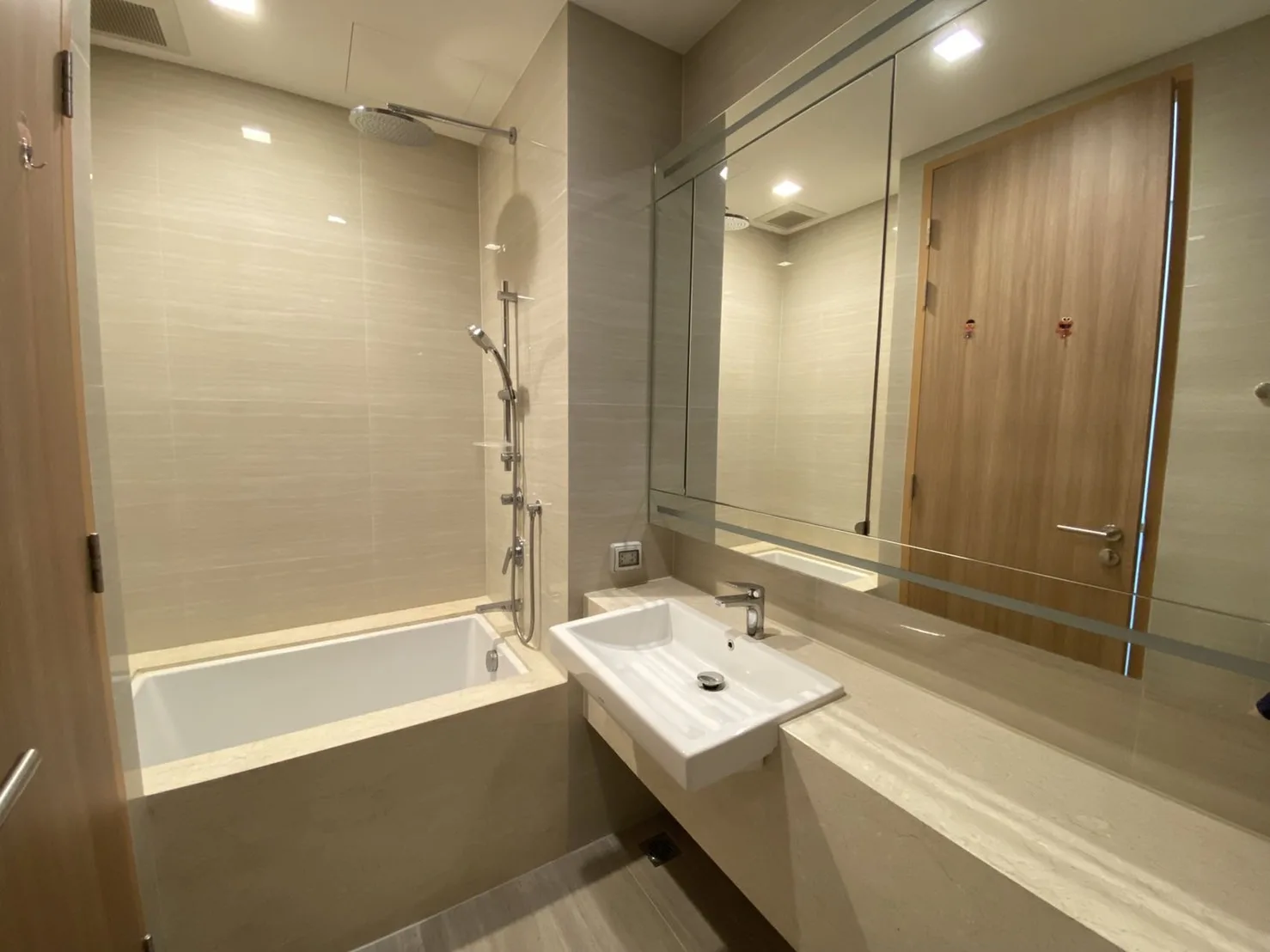 Property photos for Noble BE 33