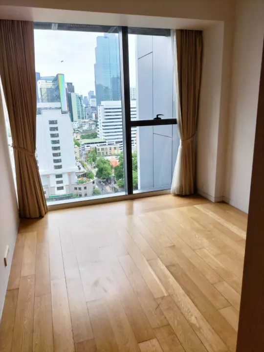 Property photos for The Met