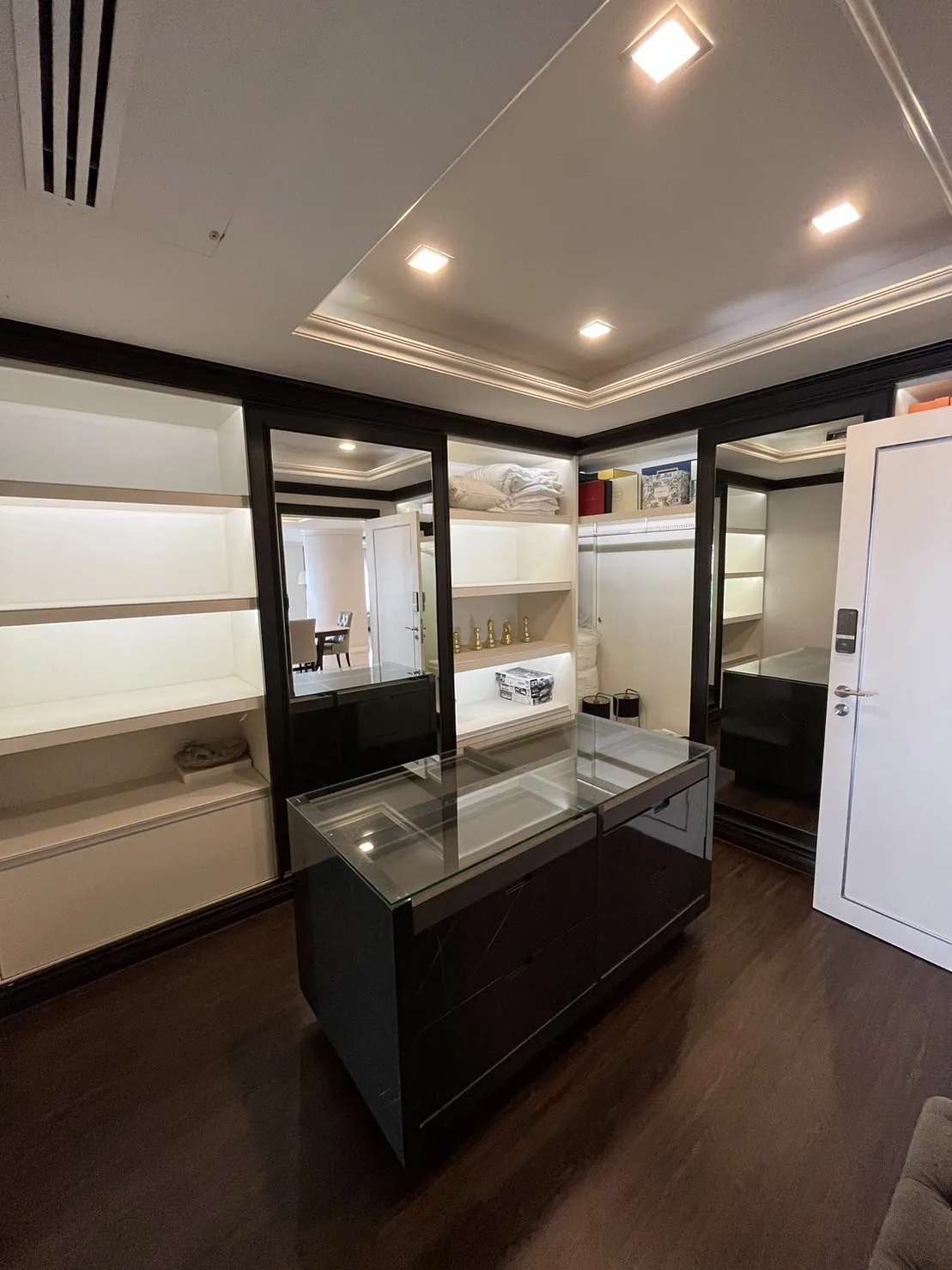 Property photos for State Tower