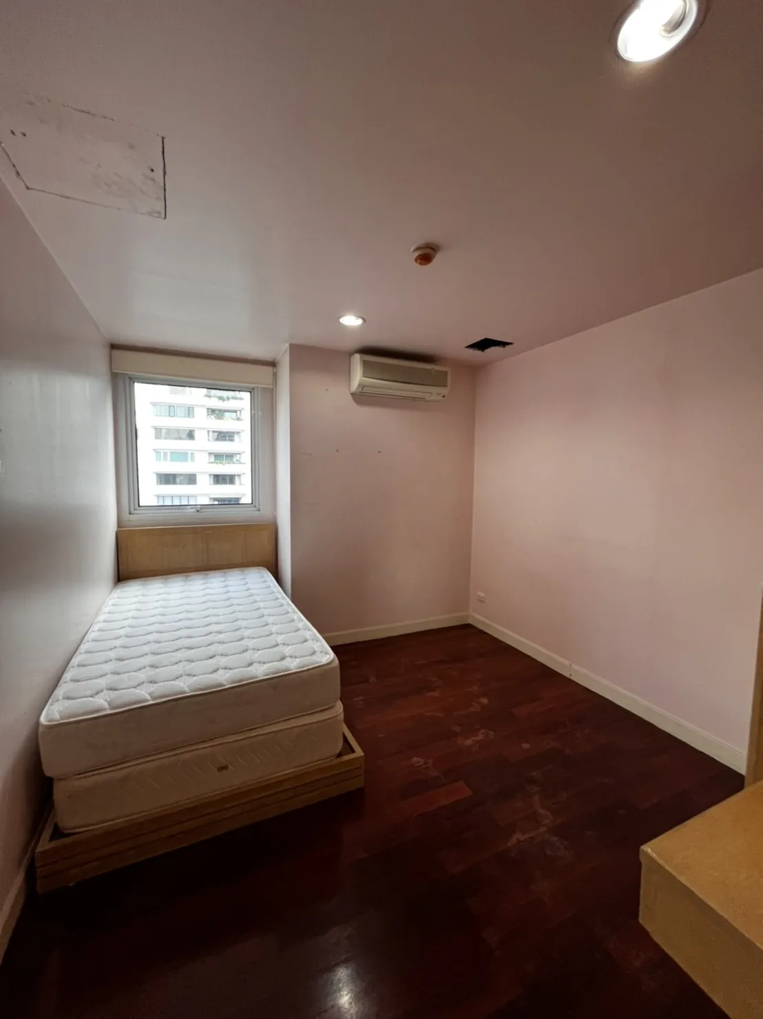 Property photos for Urbana Sukhumvit 15