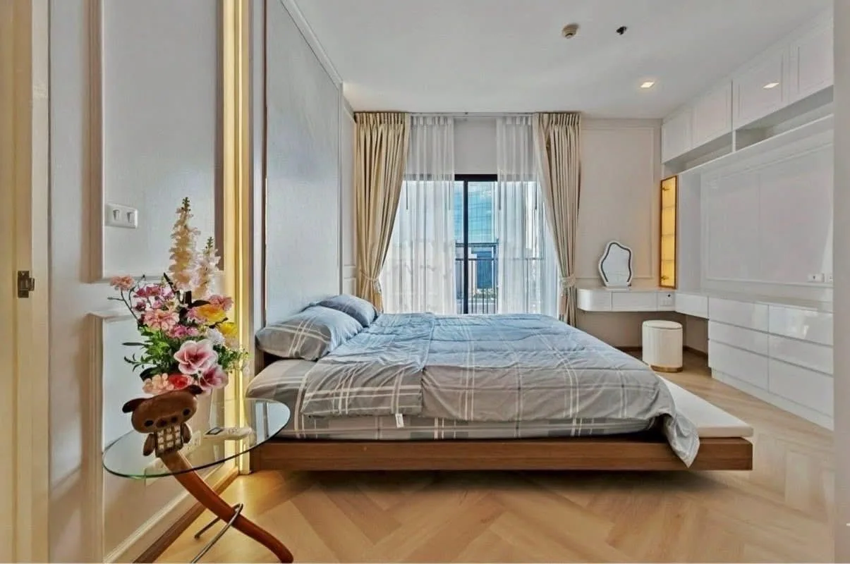 Property photos for Noble Reveal