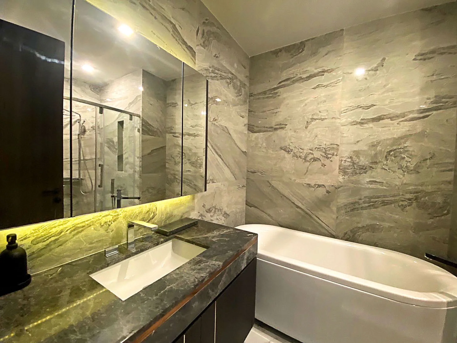 Property photos for Laviq Sukhumvit 57