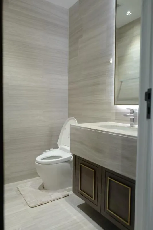 Property photos for The Diplomat 39