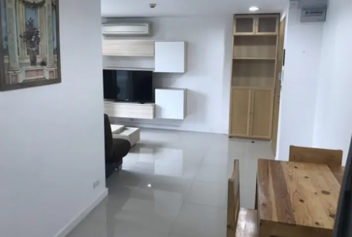 Property photos for Zenith Place Sukhumvit 42