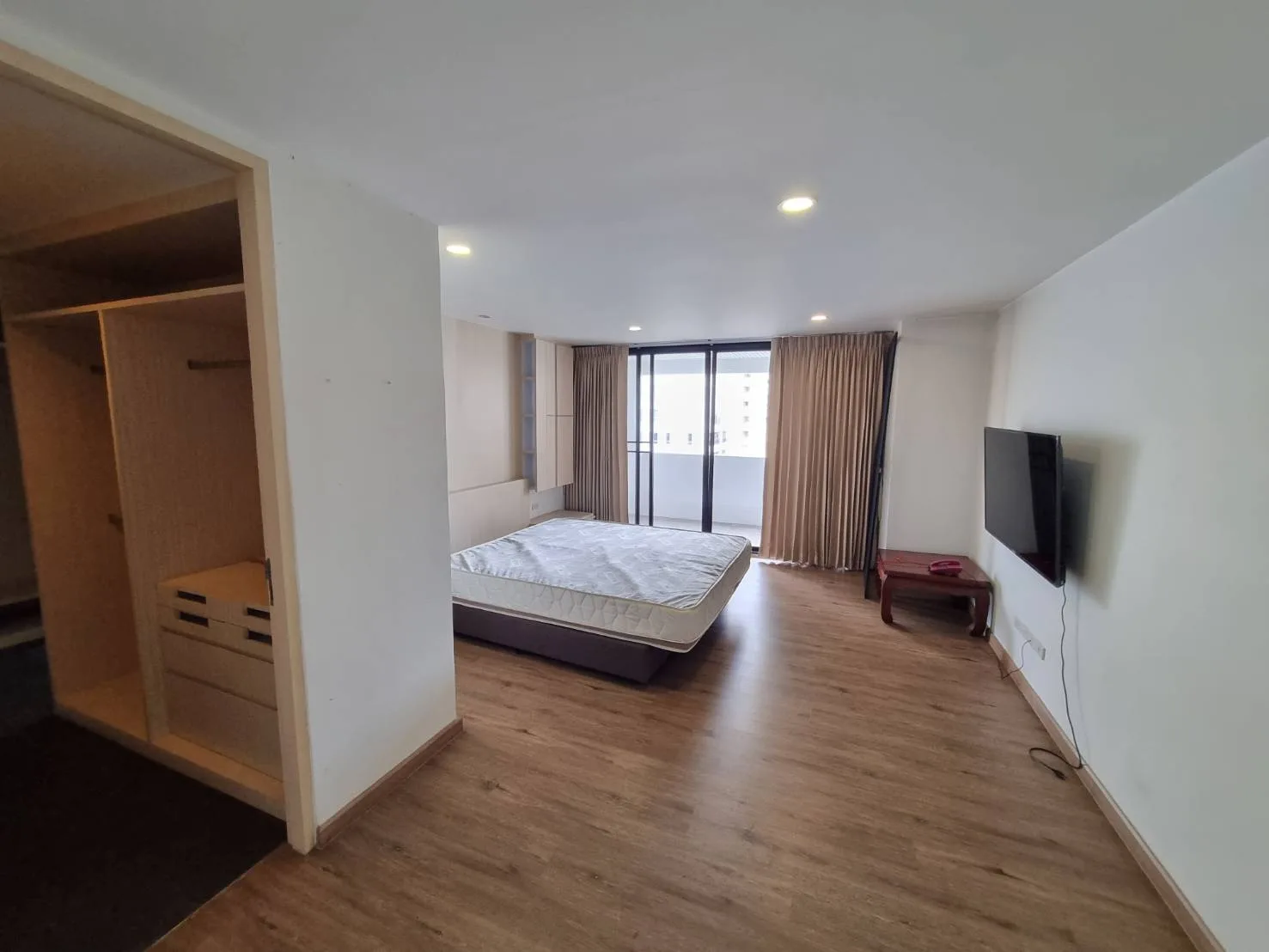 Property photos for Inter Tower