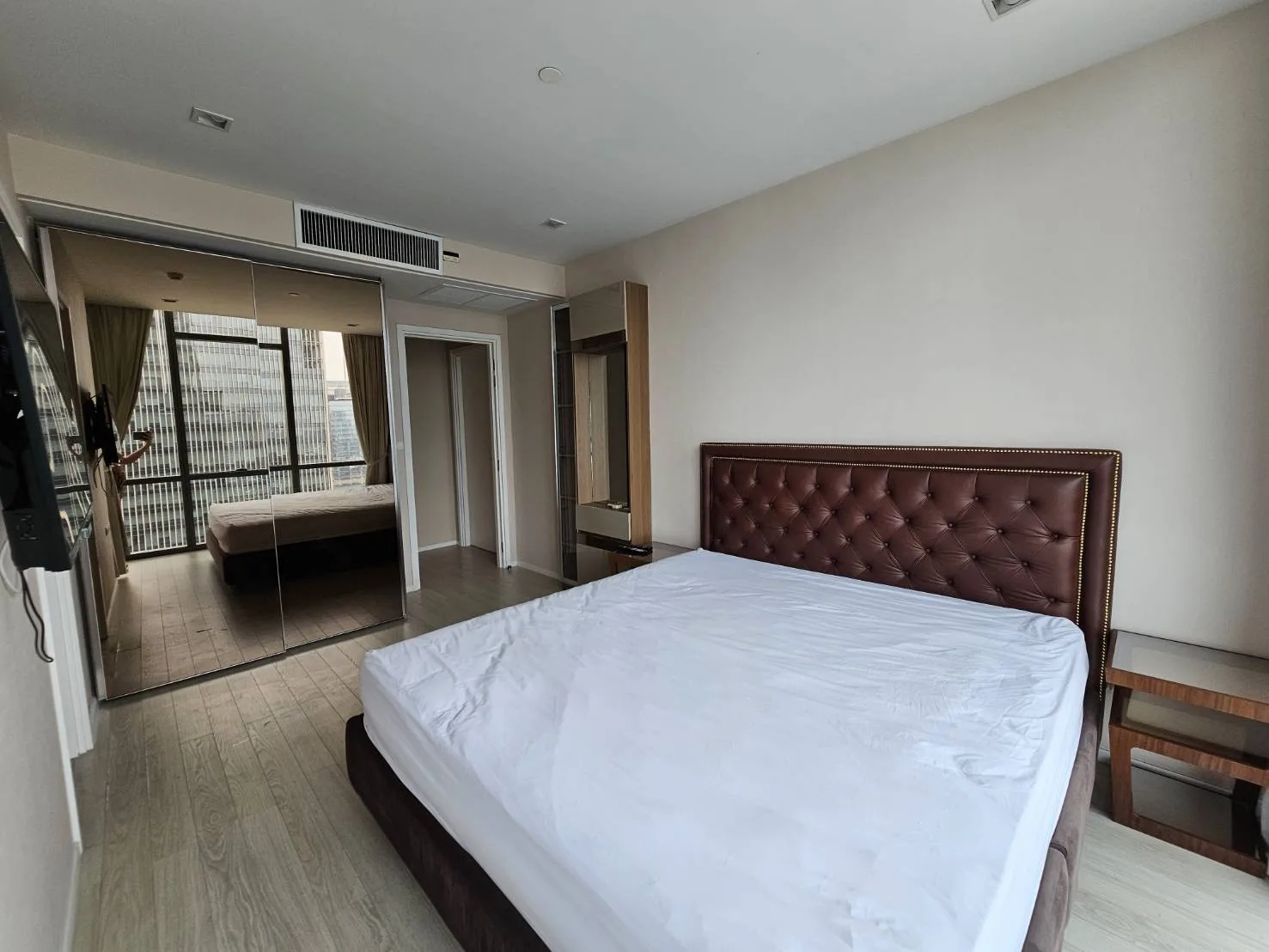 Property photos for The Room Sukhumvit 21