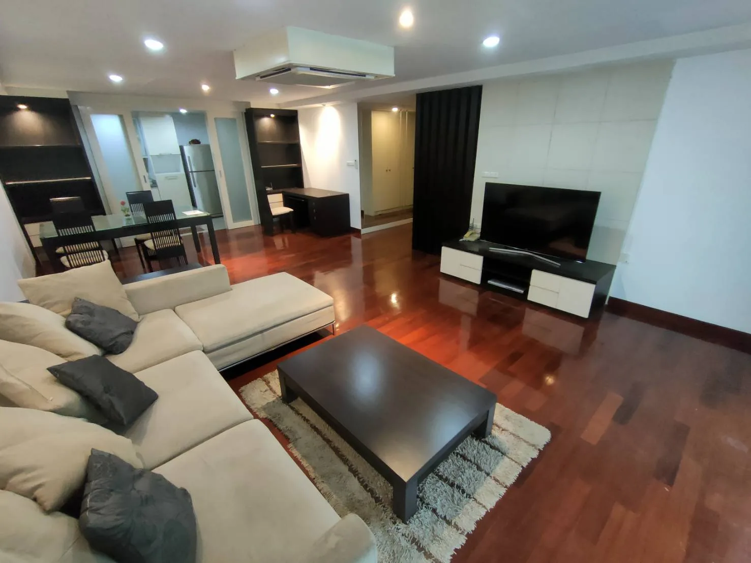 Property photos for Urbana Sukhumvit 15