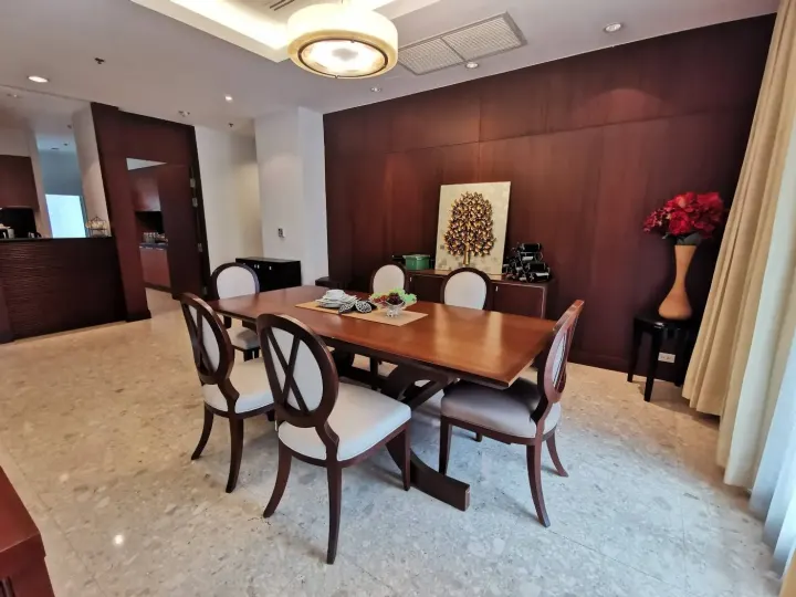 Property photos for Royal Residence Park