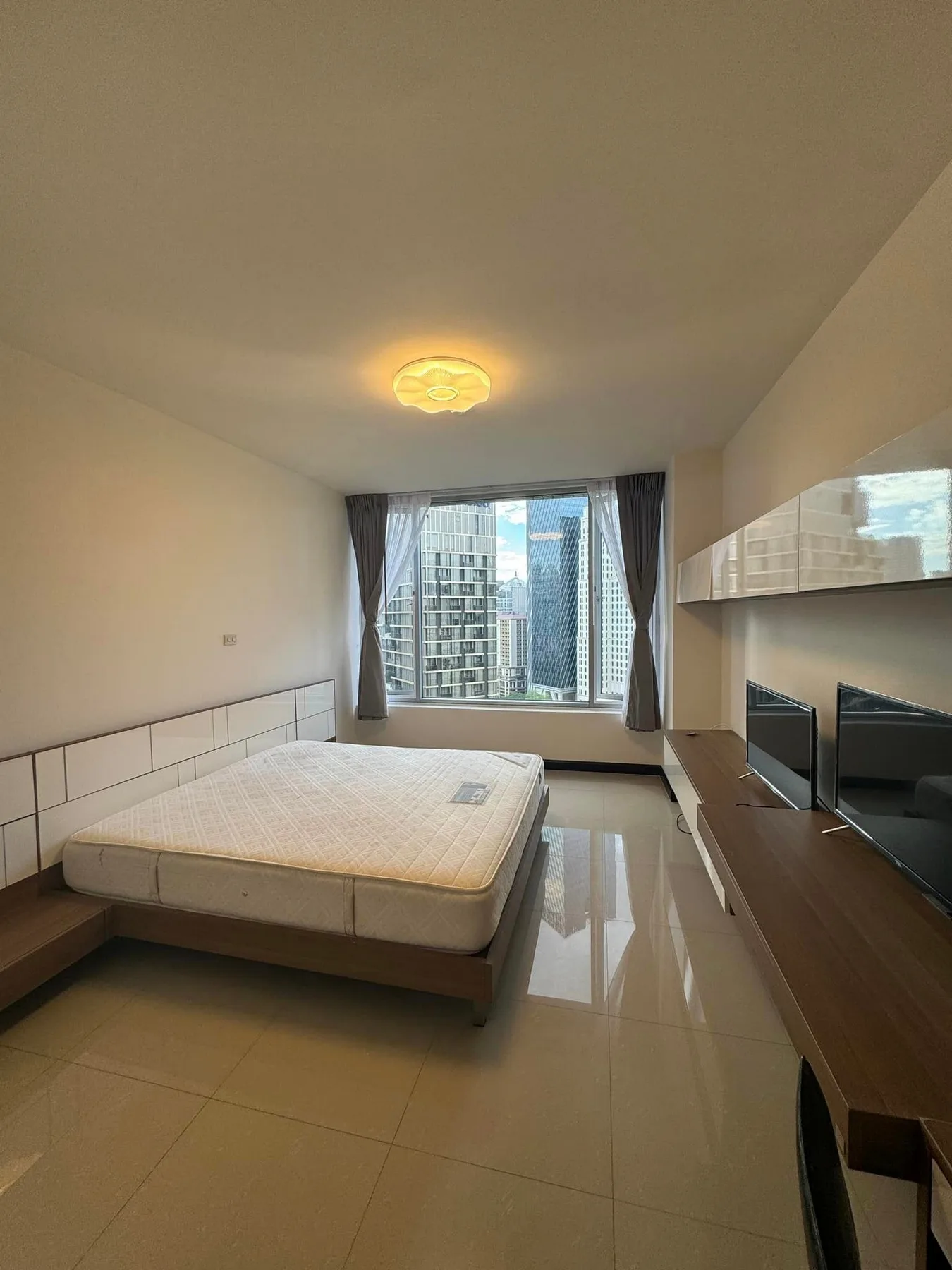 Property photos for All Season Mansion