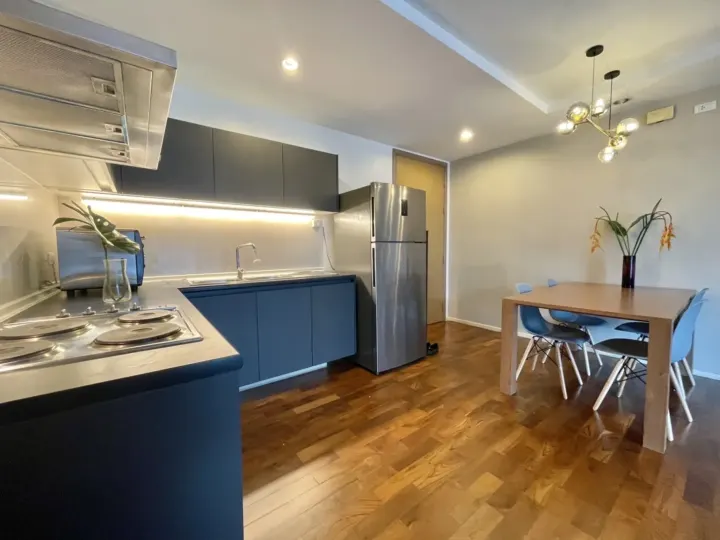 Property photos for Siri On 8